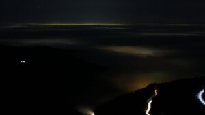 Dieses Bild zeigt eine Webcam-Aufnahme vom Achertal, aufgenommen am Montag, den 22.12.2025 um 23:00 Uhr. Die Temperatur betrug 3.8°C.