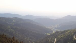 Dieses Bild zeigt eine Webcam-Aufnahme vom Achertal, aufgenommen am Montag, den 19.05.2025 um 19:30 Uhr. Die Temperatur betrug 15.8°C.