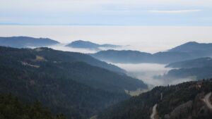 Dieses Bild zeigt eine Webcam-Aufnahme vom Achertal, aufgenommen am Dienstag, den 16.12.2025 um 15:50 Uhr. Die Temperatur betrug 8.1°C.