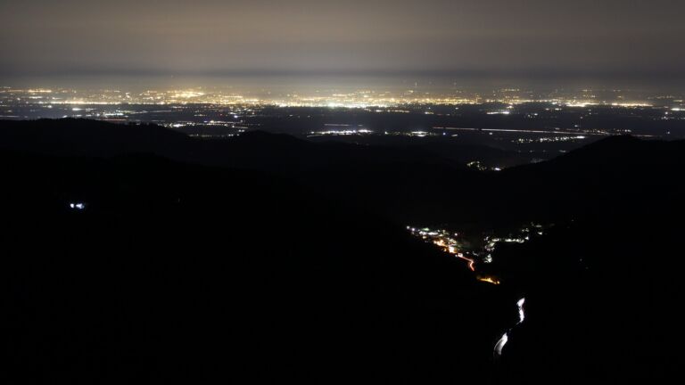 Dieses Bild zeigt eine Webcam-Aufnahme vom Achertal, aufgenommen am Freitag, den 27.02.2026 um 05:20 Uhr. Die Temperatur betrug 11.1°C.