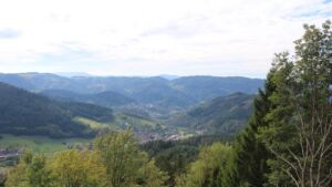Dieses Bild zeigt eine Webcam-Aufnahme vom Achertal, aufgenommen am Freitag, den 16.10.2026 um 13:30 Uhr. Die Temperatur betrug 21.1°C.