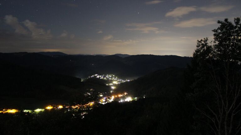 Dieses Bild zeigt eine Webcam-Aufnahme vom Achertal, aufgenommen am Montag, den 05.10.2026 um 04:30 Uhr. Die Temperatur betrug 14.5°C.