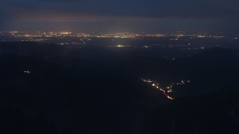 Dieses Bild zeigt eine Webcam-Aufnahme vom Achertal, aufgenommen am Montag, den 03.11.2025 um 06:30 Uhr. Die Temperatur betrug 2.3°C.