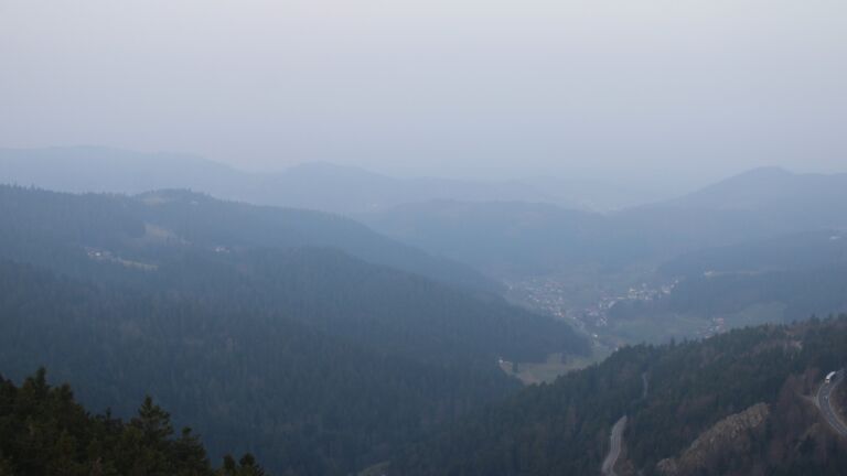 Dieses Bild zeigt eine Webcam-Aufnahme vom Achertal, aufgenommen am Montag, den 09.03.2026 um 07:30 Uhr. Die Temperatur betrug 7.7°C.