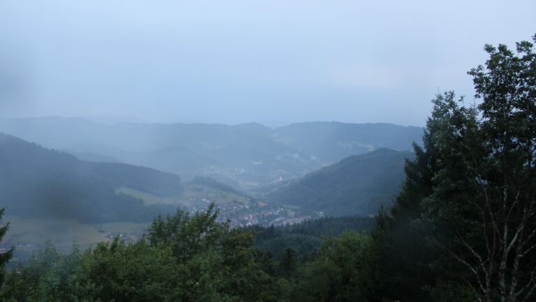 Dieses Bild zeigt eine Webcam-Aufnahme vom Achertal, aufgenommen am Freitag, den 31.07.2026 um 21:00 Uhr. Die Temperatur betrug 17.6°C.