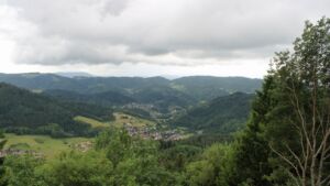 Dieses Bild zeigt eine Webcam-Aufnahme vom Achertal, aufgenommen am Mittwoch, den 10.06.2026 um 14:30 Uhr. Die Temperatur betrug 12.8°C.
