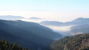 Dieses Bild zeigt eine Webcam-Aufnahme vom Achertal, aufgenommen am Montag, den 29.12.2025 um 14:40 Uhr. Die Temperatur betrug 3.2°C.