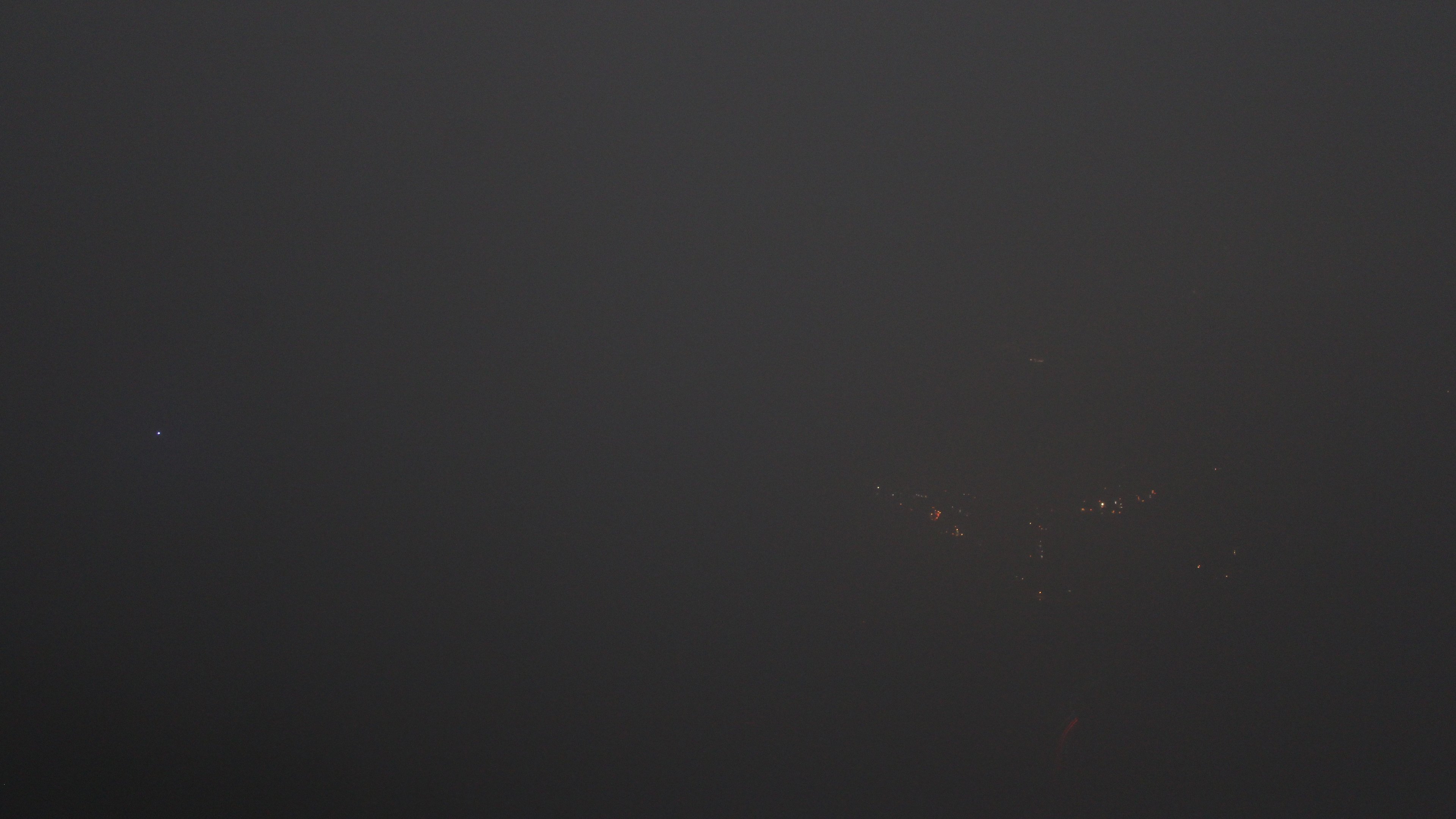 Dieses Bild zeigt eine Webcam-Aufnahme vom Achertal, aufgenommen am Samstag, den 06.12.2025 um 22:30 Uhr. Die Temperatur betrug 3.1°C.