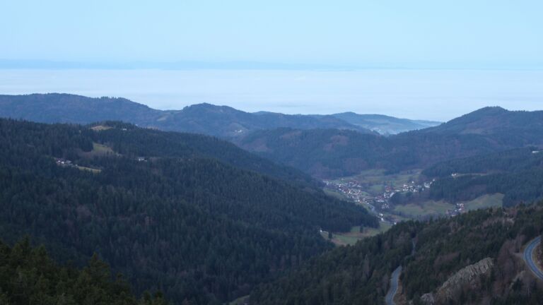 Dieses Bild zeigt eine Webcam-Aufnahme vom Achertal, aufgenommen am Mittwoch, den 17.12.2025 um 08:00 Uhr. Die Temperatur betrug 5.8°C.