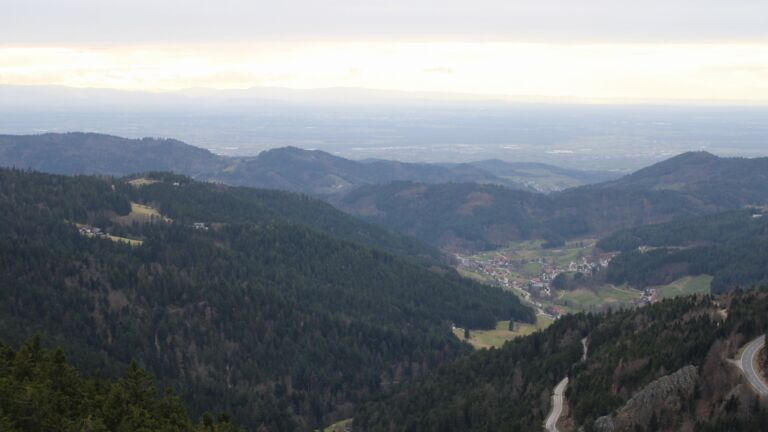 Dieses Bild zeigt eine Webcam-Aufnahme vom Achertal, aufgenommen am Samstag, den 28.02.2026 um 16:40 Uhr. Die Temperatur betrug 4.2°C.