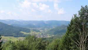 Dieses Bild zeigt eine Webcam-Aufnahme vom Achertal, aufgenommen am Samstag, den 18.07.2026 um 11:10 Uhr. Die Temperatur betrug 21°C.