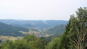 Dieses Bild zeigt eine Webcam-Aufnahme vom Achertal, aufgenommen am Sonntag, den 16.08.2026 um 11:30 Uhr. Die Temperatur betrug 28.1°C.