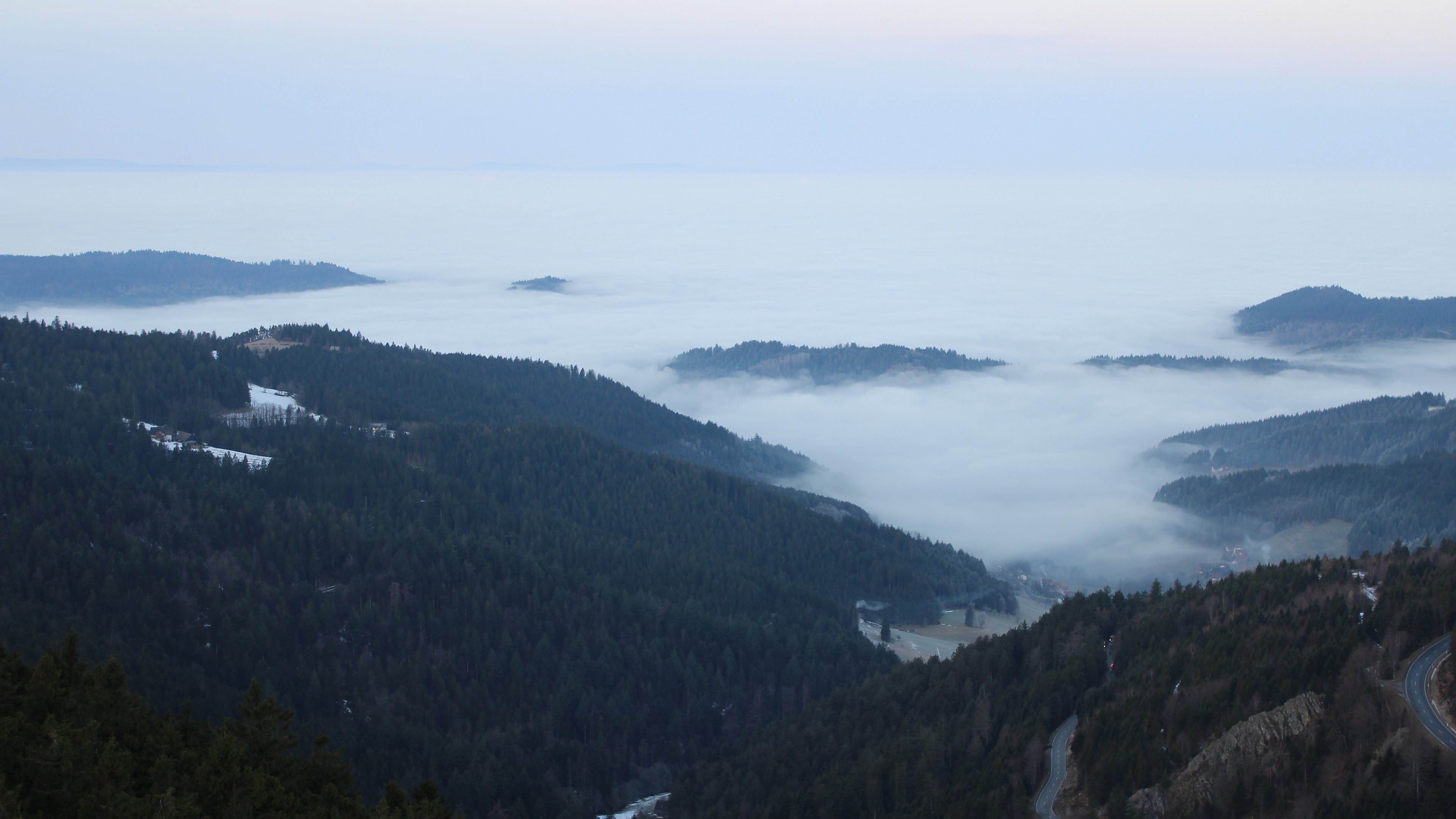 Dieses Bild zeigt eine Webcam-Aufnahme vom Achertal, aufgenommen am Montag, den 19.01.2026 um 08:20 Uhr. Die Temperatur betrug 3.9°C.