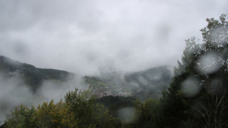 Dieses Bild zeigt eine Webcam-Aufnahme vom Achertal, aufgenommen am Samstag, den 17.10.2026 um 11:00 Uhr. Die Temperatur betrug 9.9°C.