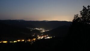 Dieses Bild zeigt eine Webcam-Aufnahme vom Achertal, aufgenommen am Dienstag, den 28.07.2026 um 04:20 Uhr. Die Temperatur betrug 16°C.