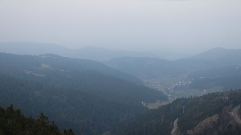 Dieses Bild zeigt eine Webcam-Aufnahme vom Achertal, aufgenommen am Montag, den 09.03.2026 um 07:20 Uhr. Die Temperatur betrug 7.7°C.