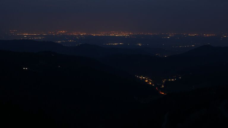 Dieses Bild zeigt eine Webcam-Aufnahme vom Achertal, aufgenommen am Samstag, den 21.03.2026 um 05:40 Uhr. Die Temperatur betrug 4.6°C.