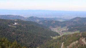 Dieses Bild zeigt eine Webcam-Aufnahme vom Achertal, aufgenommen am Sonntag, den 05.04.2026 um 09:00 Uhr. Die Temperatur betrug 10.3°C.