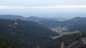 Dieses Bild zeigt eine Webcam-Aufnahme vom Achertal, aufgenommen am Freitag, den 19.12.2025 um 16:00 Uhr. Die Temperatur betrug 7.1°C.