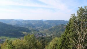 Dieses Bild zeigt eine Webcam-Aufnahme vom Achertal, aufgenommen am Mittwoch, den 07.10.2026 um 11:00 Uhr. Die Temperatur betrug 21.8°C.