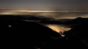 Dieses Bild zeigt eine Webcam-Aufnahme vom Achertal, aufgenommen am Samstag, den 22.11.2025 um 18:20 Uhr. Die Temperatur betrug -3.7°C.