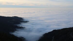 Dieses Bild zeigt eine Webcam-Aufnahme vom Achertal, aufgenommen am Montag, den 22.12.2025 um 16:00 Uhr. Die Temperatur betrug 6.9°C.