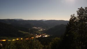 Dieses Bild zeigt eine Webcam-Aufnahme vom Achertal, aufgenommen am Samstag, den 26.09.2026 um 04:30 Uhr. Die Temperatur betrug 15.7°C.