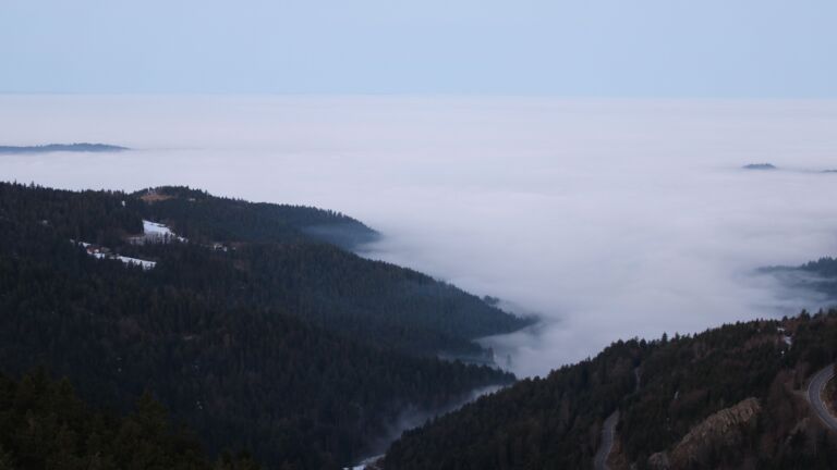 Dieses Bild zeigt eine Webcam-Aufnahme vom Achertal, aufgenommen am Sonntag, den 18.01.2026 um 07:50 Uhr. Die Temperatur betrug 5.3°C.
