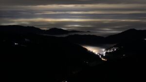 Dieses Bild zeigt eine Webcam-Aufnahme vom Achertal, aufgenommen am Donnerstag, den 22.01.2026 um 20:30 Uhr. Die Temperatur betrug 3.1°C.