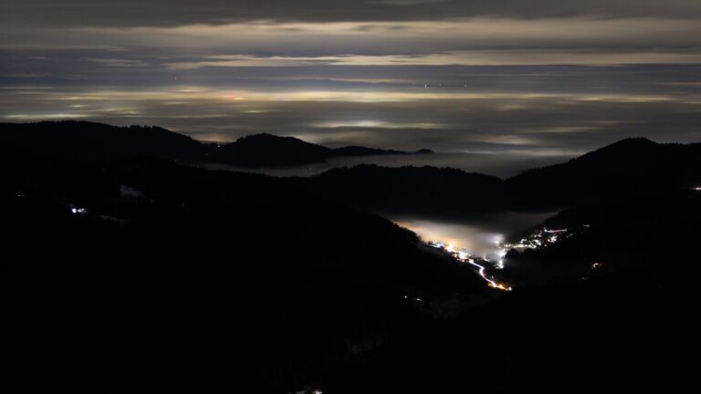 Dieses Bild zeigt eine Webcam-Aufnahme vom Achertal, aufgenommen am Donnerstag, den 22.01.2026 um 20:30 Uhr. Die Temperatur betrug 3.1°C.