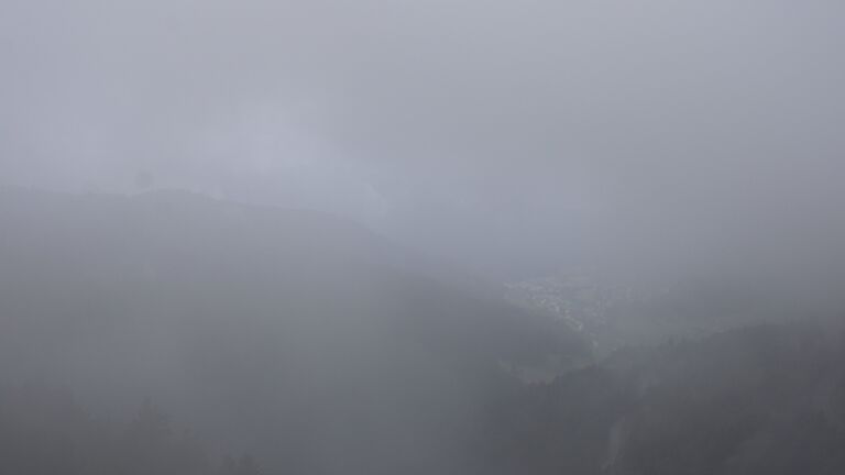 Dieses Bild zeigt eine Webcam-Aufnahme vom Achertal, aufgenommen am Montag, den 28.07.2025 um 15:20 Uhr. Die Temperatur betrug 10.8°C.