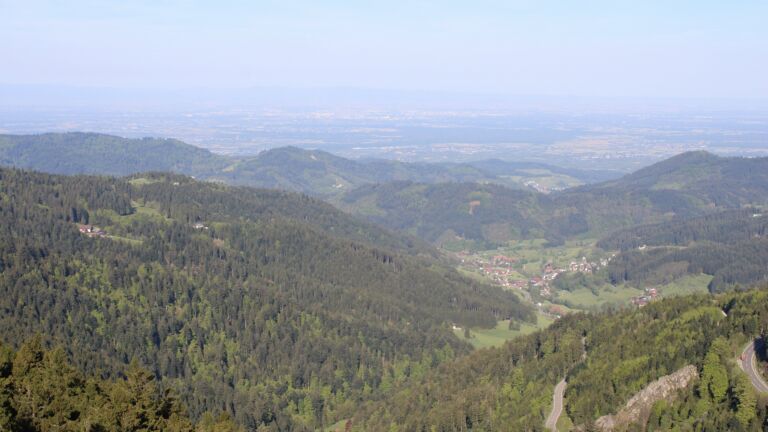 Dieses Bild zeigt eine Webcam-Aufnahme vom Achertal, aufgenommen am Mittwoch, den 29.04.2026 um 09:00 Uhr. Die Temperatur betrug 7.9°C.