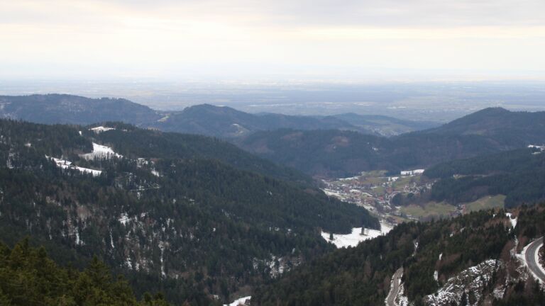 Dieses Bild zeigt eine Webcam-Aufnahme vom Achertal, aufgenommen am Mittwoch, den 14.01.2026 um 10:50 Uhr. Die Temperatur betrug 5°C.