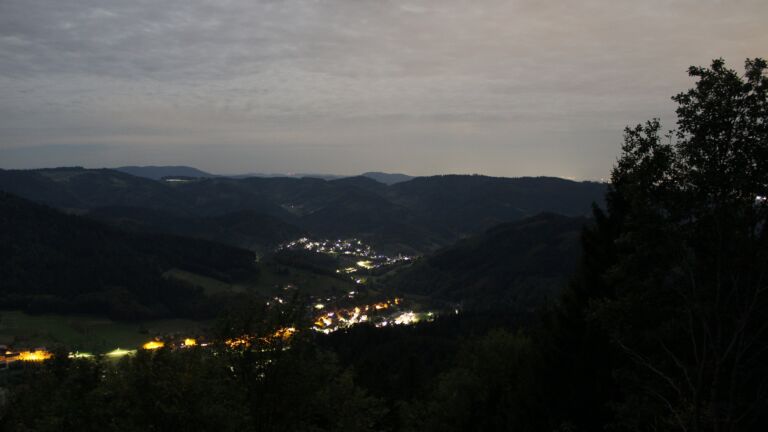 Dieses Bild zeigt eine Webcam-Aufnahme vom Achertal, aufgenommen am Mittwoch, den 30.09.2026 um 05:00 Uhr. Die Temperatur betrug 20.3°C.