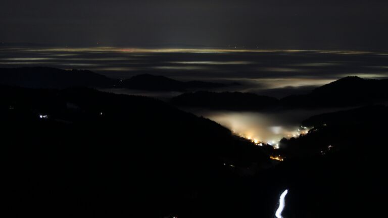 Dieses Bild zeigt eine Webcam-Aufnahme vom Achertal, aufgenommen am Dienstag, den 20.01.2026 um 18:50 Uhr. Die Temperatur betrug 6.1°C.