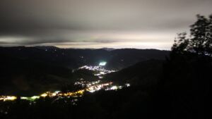 Dieses Bild zeigt eine Webcam-Aufnahme vom Achertal, aufgenommen am Freitag, den 09.10.2026 um 20:20 Uhr. Die Temperatur betrug 7.5°C.