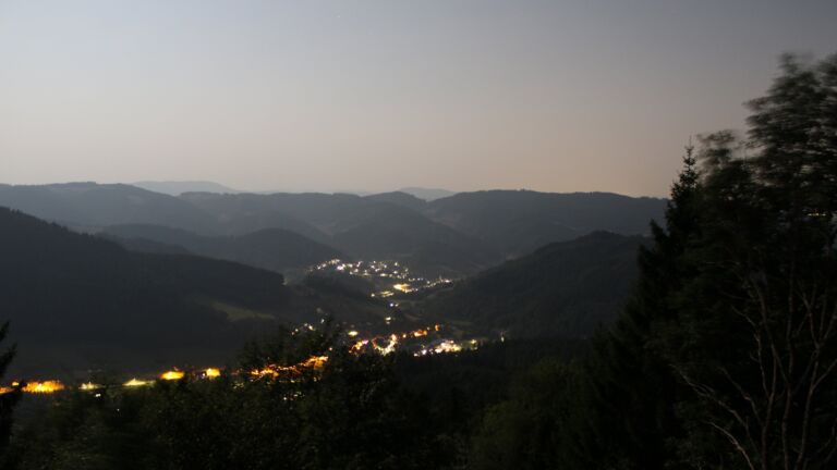 Dieses Bild zeigt eine Webcam-Aufnahme vom Achertal, aufgenommen am Freitag, den 31.07.2026 um 02:30 Uhr. Die Temperatur betrug 24.2°C.