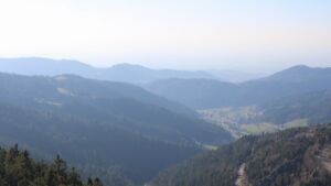 Dieses Bild zeigt eine Webcam-Aufnahme vom Achertal, aufgenommen am Mittwoch, den 04.03.2026 um 15:50 Uhr. Die Temperatur betrug 9.4°C.