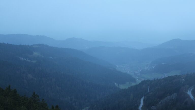 Dieses Bild zeigt eine Webcam-Aufnahme vom Achertal, aufgenommen am Samstag, den 11.04.2026 um 20:10 Uhr. Die Temperatur betrug 10.1°C.