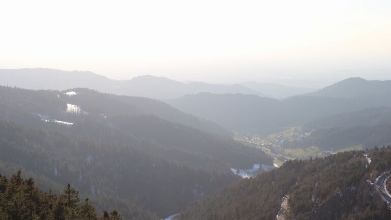 Dieses Bild zeigt eine Webcam-Aufnahme vom Achertal, aufgenommen am Donnerstag, den 02.04.2026 um 18:40 Uhr. Die Temperatur betrug 6.4°C.