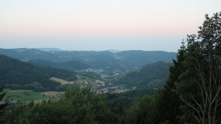 Dieses Bild zeigt eine Webcam-Aufnahme vom Achertal, aufgenommen am Mittwoch, den 24.06.2026 um 05:20 Uhr. Die Temperatur betrug 24°C.