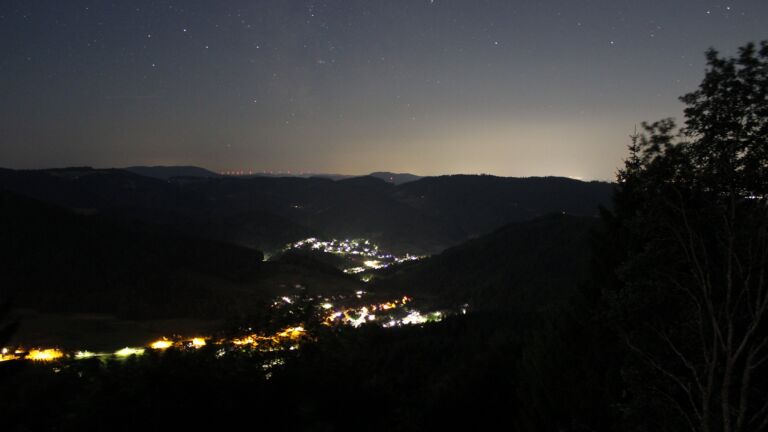 Dieses Bild zeigt eine Webcam-Aufnahme vom Achertal, aufgenommen am Donnerstag, den 09.07.2026 um 03:00 Uhr. Die Temperatur betrug 17.3°C.