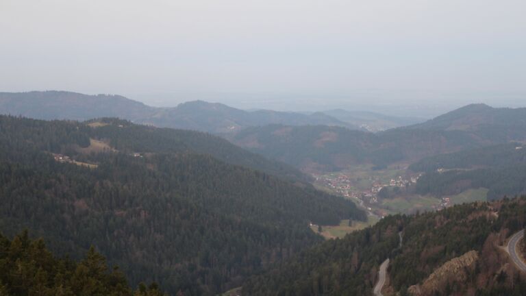 Dieses Bild zeigt eine Webcam-Aufnahme vom Achertal, aufgenommen am Samstag, den 07.03.2026 um 07:20 Uhr. Die Temperatur betrug 9.4°C.