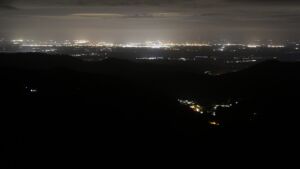 Dieses Bild zeigt eine Webcam-Aufnahme vom Achertal, aufgenommen am Mittwoch, den 17.09.2025 um 03:00 Uhr. Die Temperatur betrug 7.8°C.