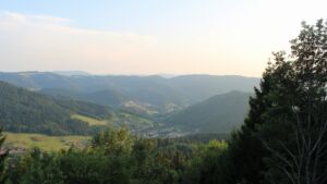 Dieses Bild zeigt eine Webcam-Aufnahme vom Achertal, aufgenommen am Samstag, den 18.07.2026 um 20:20 Uhr. Die Temperatur betrug 21.9°C.