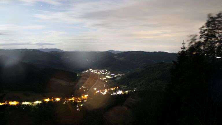 Dieses Bild zeigt eine Webcam-Aufnahme vom Achertal, aufgenommen am Mittwoch, den 03.06.2026 um 02:40 Uhr. Die Temperatur betrug 9.8°C.