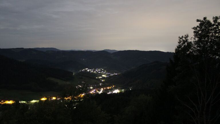 Dieses Bild zeigt eine Webcam-Aufnahme vom Achertal, aufgenommen am Donnerstag, den 01.10.2026 um 02:00 Uhr. Die Temperatur betrug 19.9°C.