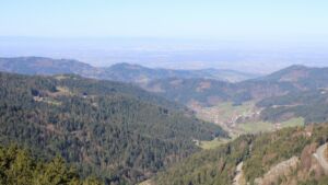 Dieses Bild zeigt eine Webcam-Aufnahme vom Achertal, aufgenommen am Dienstag, den 07.04.2026 um 10:40 Uhr. Die Temperatur betrug 14.6°C.