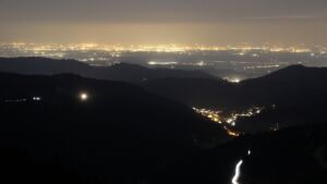 Dieses Bild zeigt eine Webcam-Aufnahme vom Achertal, aufgenommen am Dienstag, den 24.03.2026 um 20:10 Uhr. Die Temperatur betrug 7.1°C.