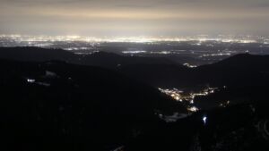 Dieses Bild zeigt eine Webcam-Aufnahme vom Achertal, aufgenommen am Mittwoch, den 14.01.2026 um 20:00 Uhr. Die Temperatur betrug 5.5°C.